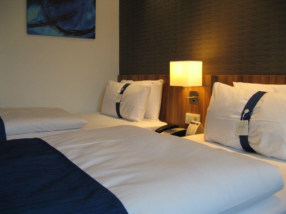 Holiday Inn Express Hamburg - St. Pauli-Messe Bagian luar foto