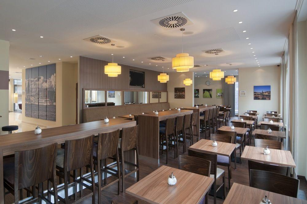 Holiday Inn Express Hamburg - St. Pauli-Messe Bagian luar foto