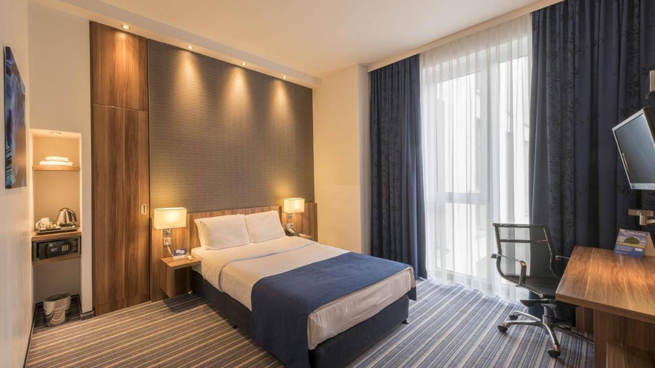 Holiday Inn Express Hamburg - St. Pauli-Messe Bagian luar foto
